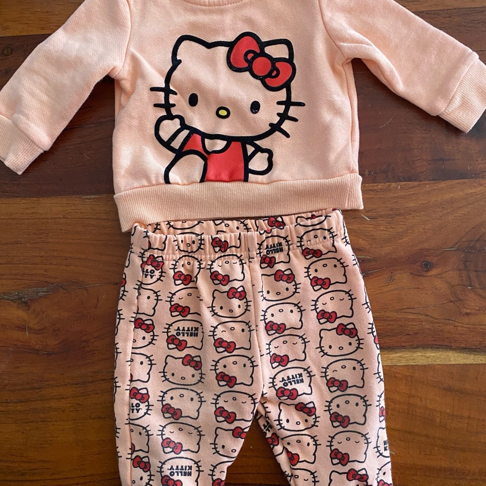 Hello Kitty Peach‎ 2piece set size 6 months